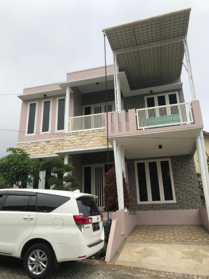 Villa Kusuma Hill A8 Бату Екстер'єр фото
