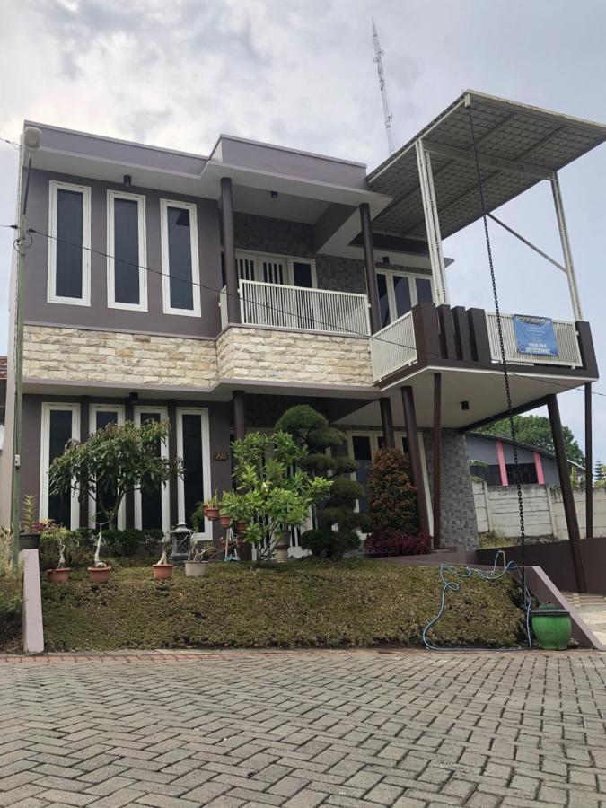Villa Kusuma Hill A8 Бату Екстер'єр фото