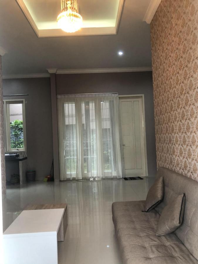 Villa Kusuma Hill A8 Бату Екстер'єр фото