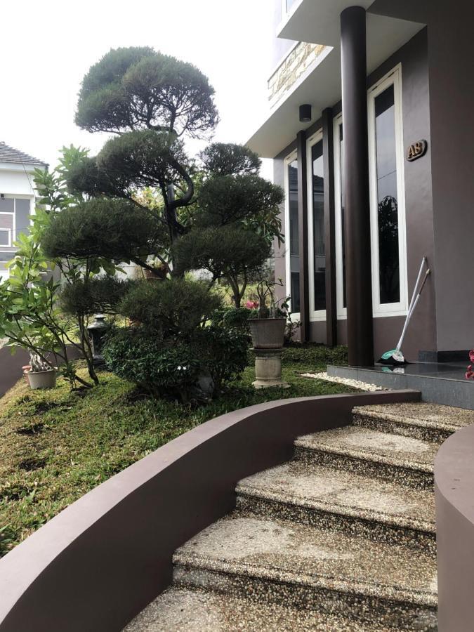 Villa Kusuma Hill A8 Бату Екстер'єр фото