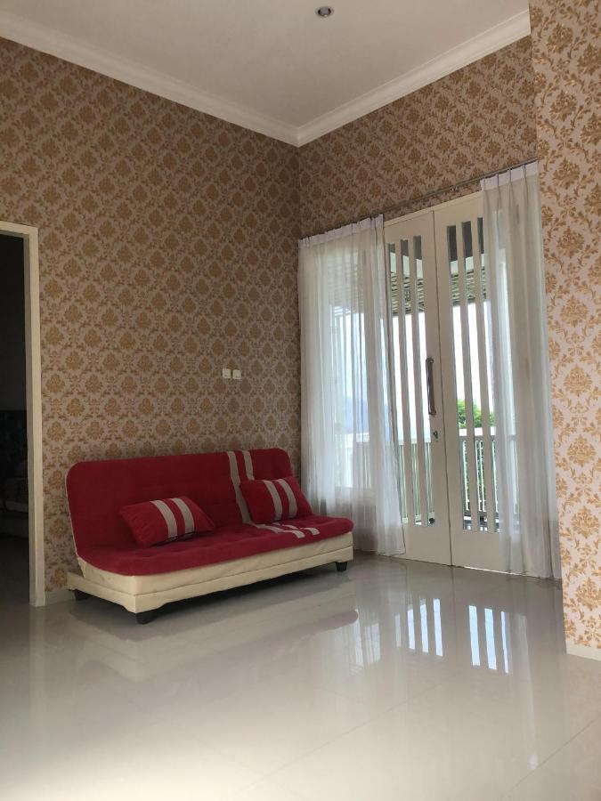 Villa Kusuma Hill A8 Бату Екстер'єр фото