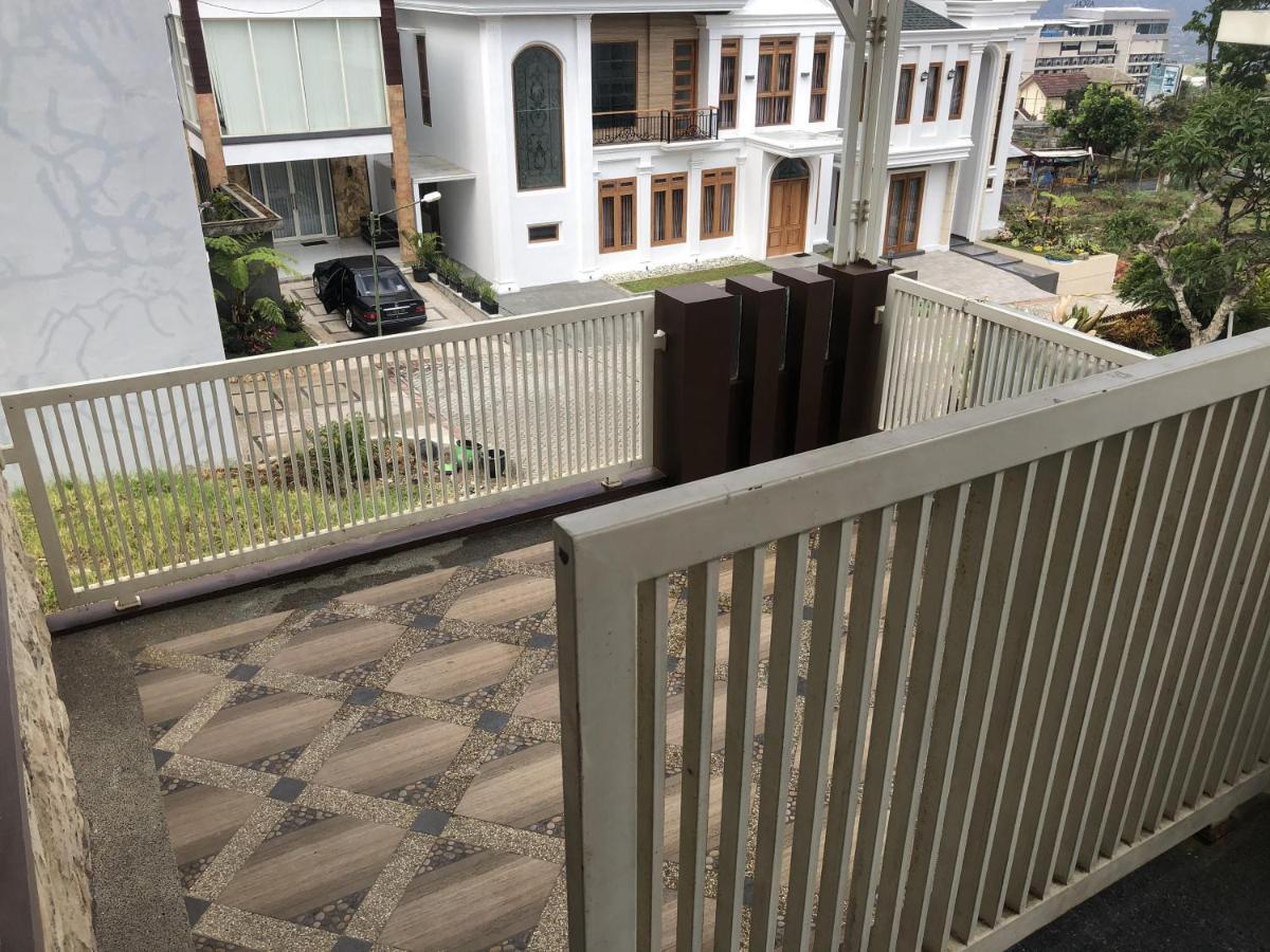 Villa Kusuma Hill A8 Бату Екстер'єр фото